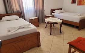 Geri Apartment